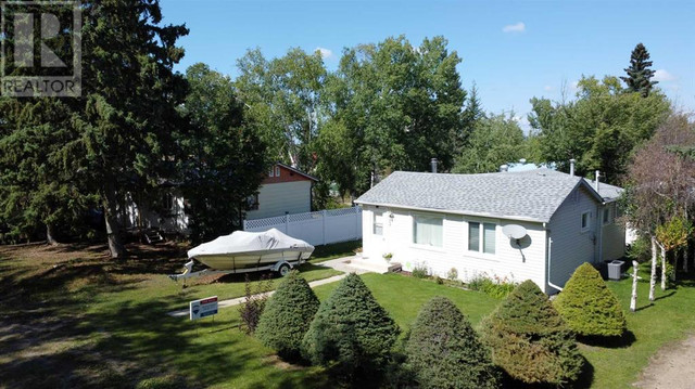 522 1 Street Loon Lake, Saskatchewan in Houses for Sale in Lloydminster - Image 2