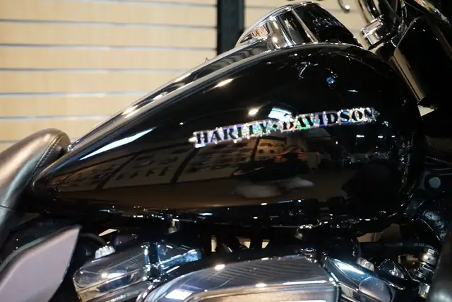 2019 Harley-Davidson Electra Glide Ultra Limited in Sport Touring in Medicine Hat - Image 7