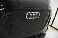 Traction intégrale Audi quattro / Black optics / Groupe premium / 100% électrique / Roues 19 pouce /... (image 2)