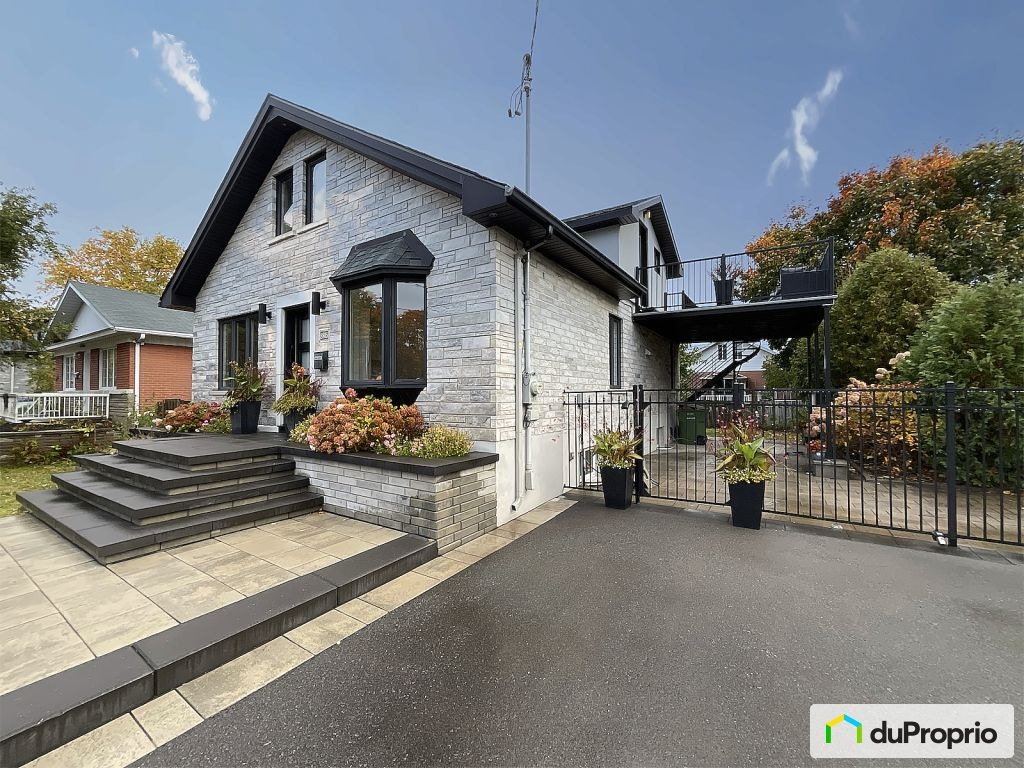 $979,000 - 2 Storey for sale in St-Leonard — photo 1