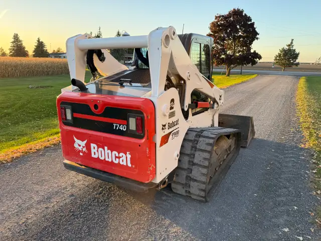 2019 BOBCAT T740 Tracked Skid Steer , Low Hours ! in Heavy Equipment in Ottawa - Image 5