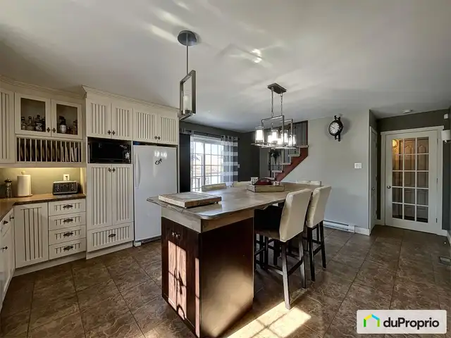 $595,000 - 2 Storey for sale in St-Lambert-De-Lauzon62864753569153124
