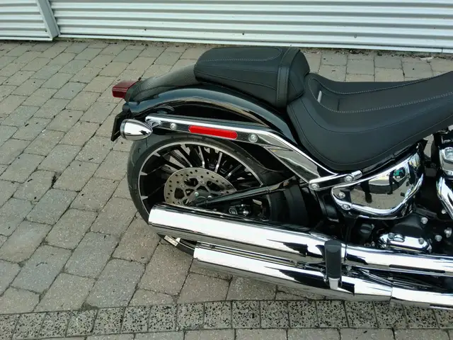 2026 Harley-Davidson Breakout in Street, Cruisers & Choppers in Oshawa / Durham Region - Image 9