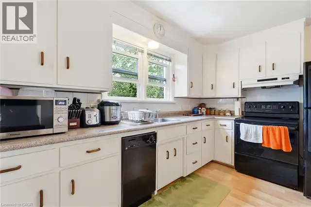 103 MARLBOROUGH Avenue Kitchener, Ontario in Houses for Sale in Kitchener / Waterloo - Image 22