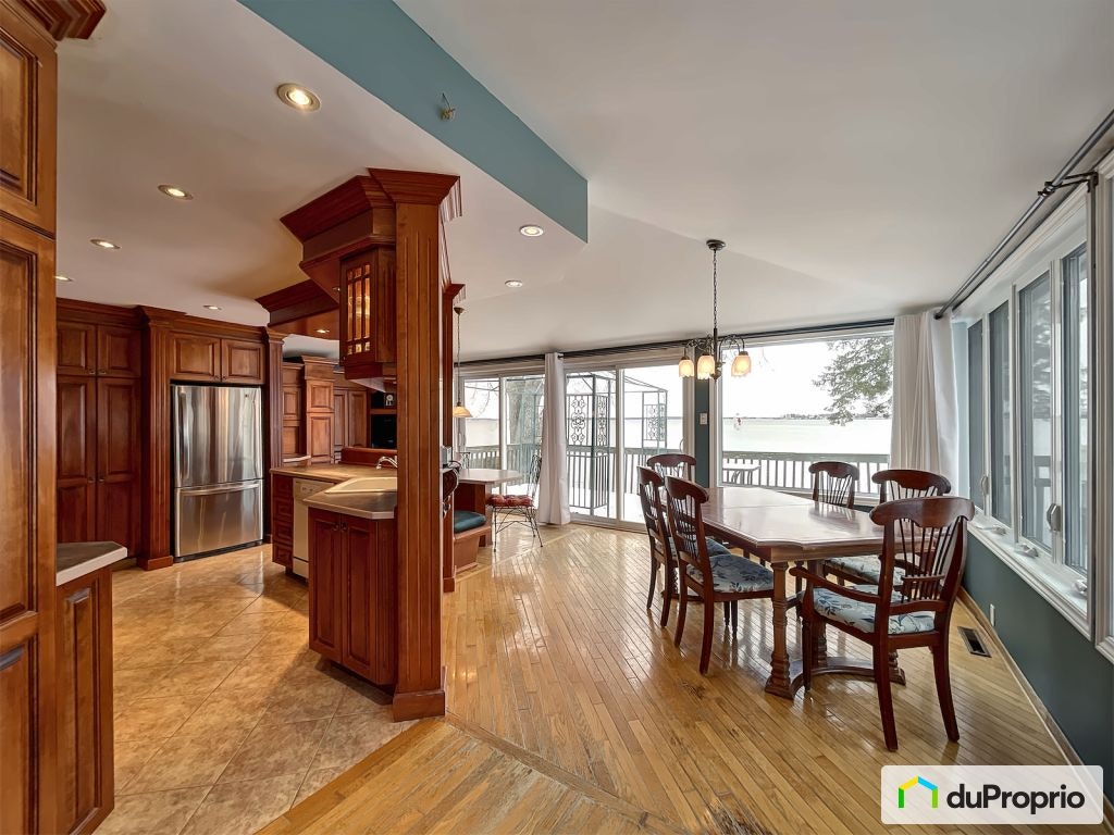 $689,000 - 3 Storey for sale in Oka — photo 1