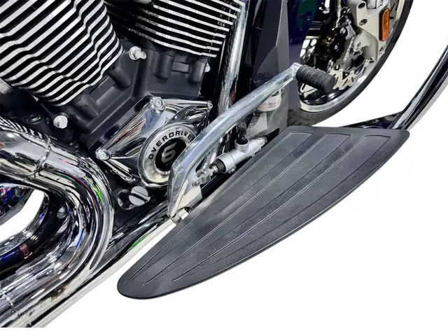 2011 Victory Motorcycles Cross Country **MATCHING TOUR PACK** ** in Sport Touring in Markham / York Region - Image 18