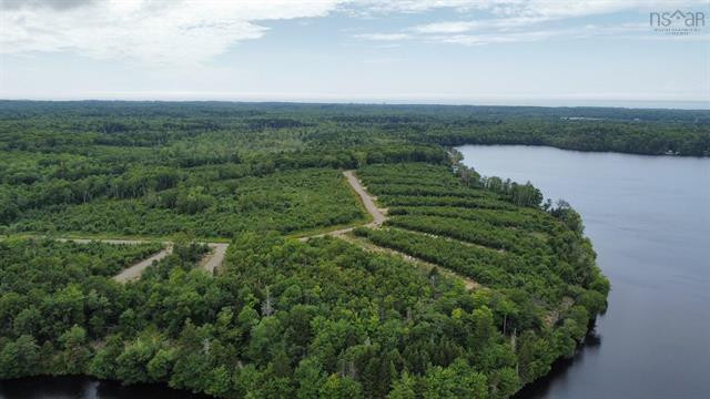 1.734 Ac. Vacant Land : Belliveau Lake : Lakefront : For Sale in Land for Sale in Yarmouth - Image 4