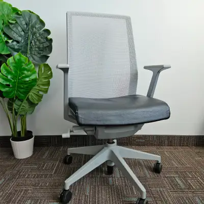 Haworth Very conference chair, View more