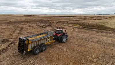 2024 Nitro 950 Manure Spreader (25 Ton/1,028 cu. ft. Heaped / 695 cu. ft. Struck) PTO-driven, requir...