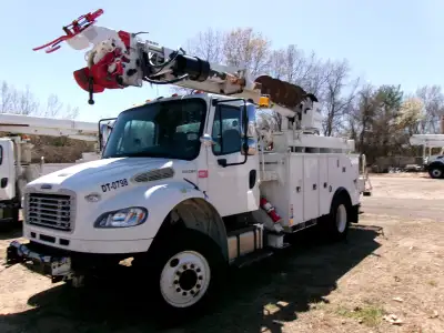 Specifications: 2013 Freightliner M2 106 Cummins 6.7L Diesel Automatic 47,000 mi Altec DL45B-BR Digg...