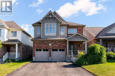 Welcome to this beautifully maintained 2-storey 4 bedroom detached home, offering 2,752 sq ft of tho...