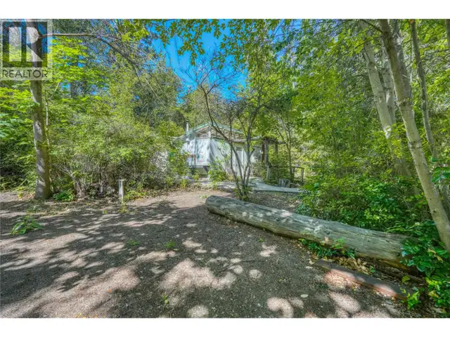 3960 Beach Avenue Peachland, British Columbia in Land for Sale in Penticton - Image 12