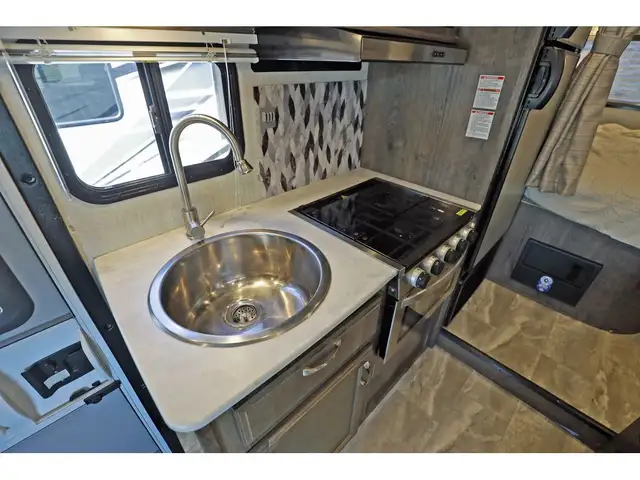 2022 Gulf Stream Conquest 6237 LE 2022 Classe C 24 pieds in RVs & Motorhomes in Laval / North Shore - Image 10