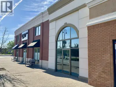 Prime 1800 sq ft unit in the prestigious Lakeshore Oasis Plaza (EC Row & Patillo Rd) . This high-end...