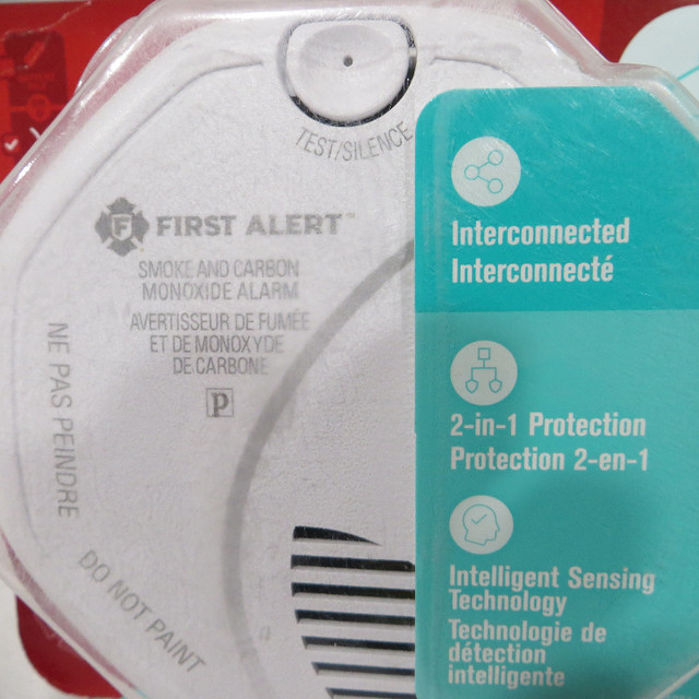 FIRST ALERT Smoke and Carbon Monoxide Alarm in Other in Winnipeg - Image 2