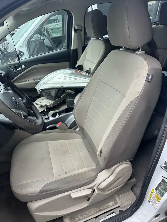 2013 FORD ESCAPE 2.0L 4X4 SUV FOR PARTS! PARTS STARTING FROM $50 in Auto Body Parts in Calgary - Image 5