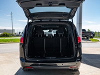 Welcome to 400 Chrysler Dodge Jeep Ram. 3.6L Pentastar V-6 engine - Advanced infotainment systems -... (image 7)