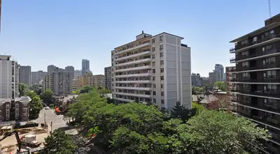 In the vibrant Church & Wellesley district of Downtown Toronto, 48 Isabella offers studio, one and t...