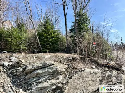 Vous rêvez d'un chalet face aux pentes du Massif du Sud? Superbe terrain à Saint-Philémon en pleine...