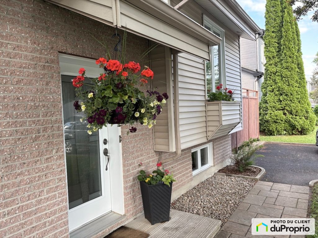 $699,900 - Split Level for sale in Lebourgneuf — photo 2