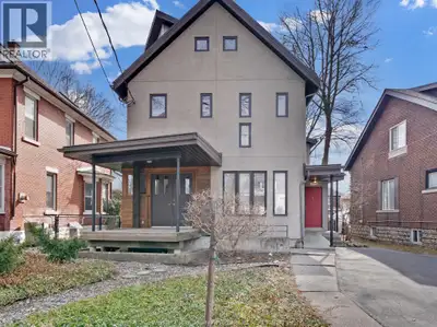 2 rooms available! One of a kind shared space, ideal for Grad Students & steps from University. Mode...
