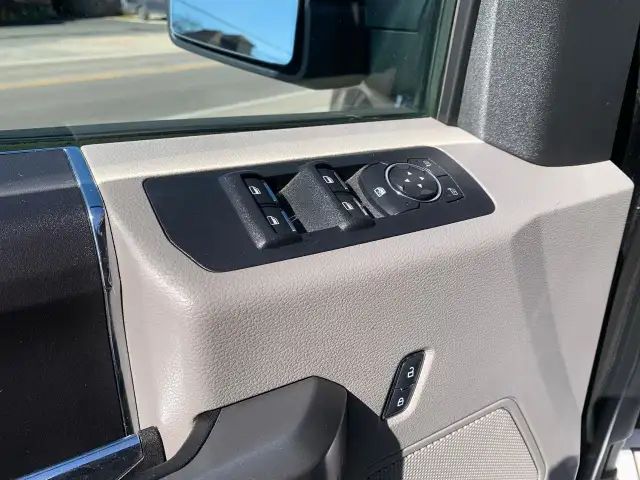 2016 FORD F-150 4X4 CREW 6.5FT LOW KMS LOADED in Cars & Trucks in Guelph - Image 14