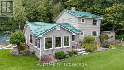 Introducing an EXQUISITE WATERFRONT property nestled along Georgian Bay, boasting 200ft of pristine...