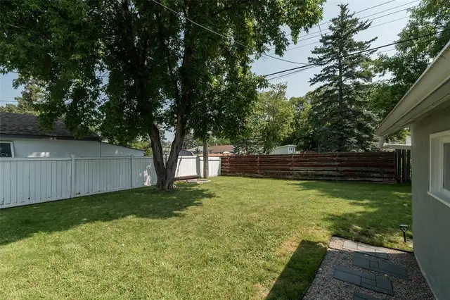761 Parkhill Street Winnipeg, Manitoba in Houses for Sale in Winnipeg - Image 21