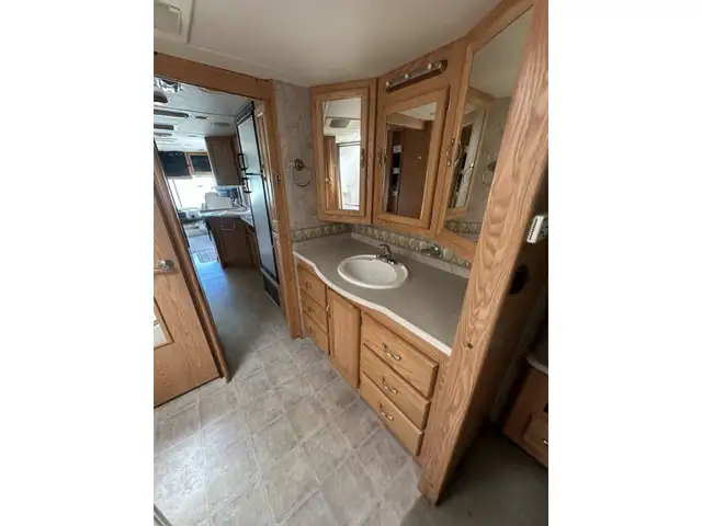 2006 National RV Sea Breeze 1341 in RVs & Motorhomes in Nelson - Image 32