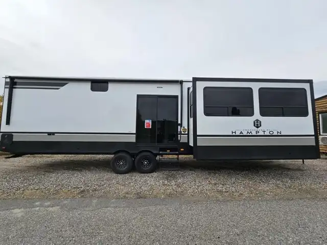 2026 CrossRoads RV Hampton 372FDB in Travel Trailers & Campers in Kelowna - Image 6