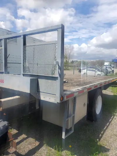 International Truck Parts , Hoods , Cab , Mirrors , air tanks , Alison RDS Trans Cores, bumpers ,Fla...