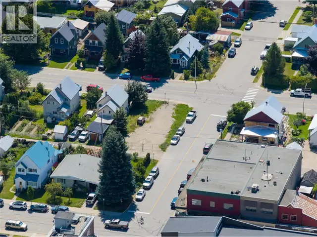 200 Third Street E Revelstoke, British Columbia in Land for Sale in Revelstoke - Image 8
