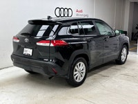 Local Trade! Only 46,255 KM!! This Toyota Corolla Cross delivers a Regular Unleaded I-4 2.0 L/121 en... (image 3)
