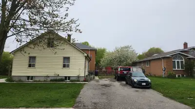 One bedroom basement apartment for rent in Scarborough Property: Basement Apt Of A Detached Home Thi...