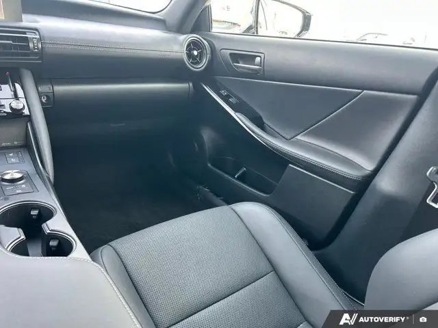2025 Lexus IS 300 Awd | Leather | Sunroof | Accident Free in Cars & Trucks in Mississauga / Peel Region - Image 29
