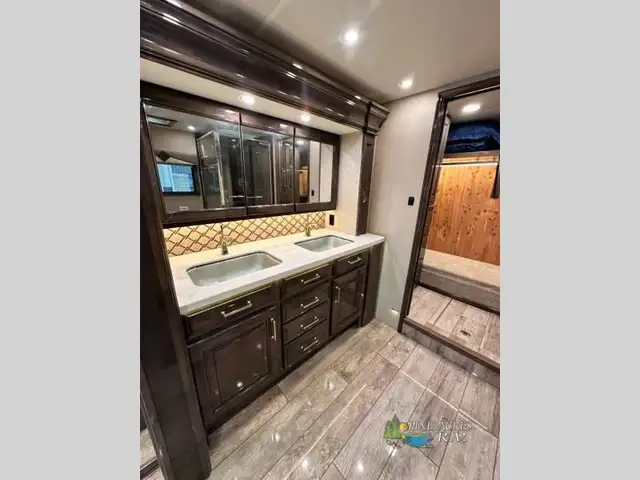 2021 Entegra Coach Anthem 44F only 35K Miles in RVs & Motorhomes in Moncton - Image 50