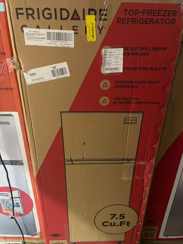 7.5 Cu. Ft. Refrigerator – Compact & Spacious, Great Condition586460891437475841