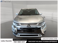 2020 Mitsubishi Outlander ES Experience the Mitsubishi Outlander ES with just 114610 km, finished in... (image 1)
