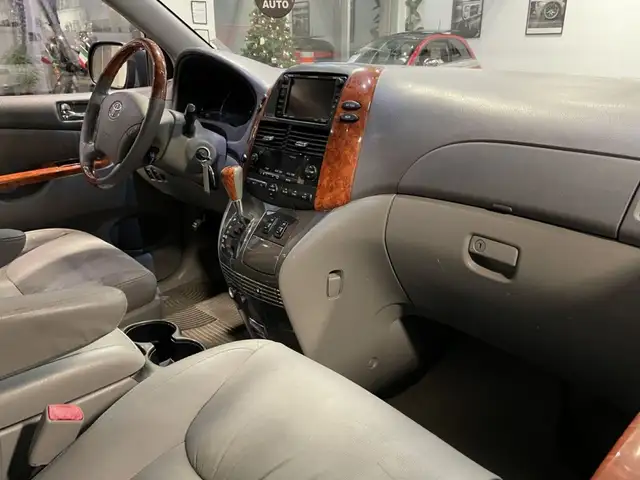 2007 Toyota Sienna XLE LTD AWD in Cars & Trucks in City of Montréal - Image 28