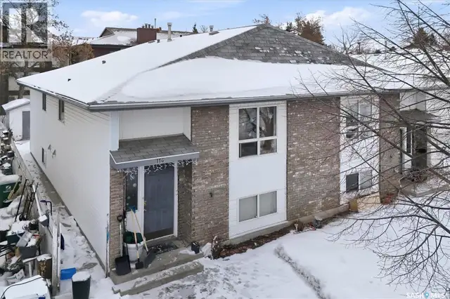 114 - 116 Barber CRESCENT Saskatoon, Saskatchewan in Houses for Sale in Saskatoon - Image 3