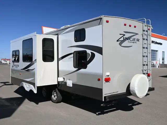 2014 Zinger ZT32QB in Travel Trailers & Campers in St. Albert - Image 5