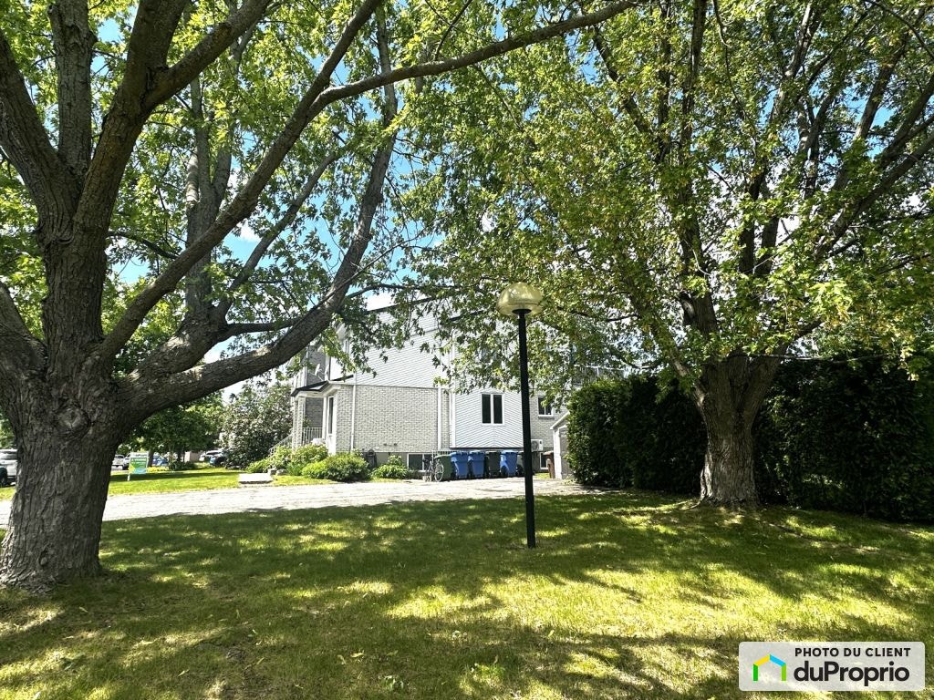 $899,000 - Triplex for sale in St-Constant — photo 2