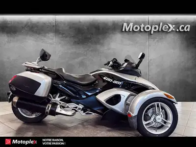 Motoplex St-Eustache SPYDER RS SM5 GARANTIE PROLONGEE jusqu'a 4 ans disponible et plan d'entretien F...