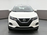 The Nissan Qashqai delivers sleek design, excellent fuel efficiency, and advanced safety in a versat... (image 2)