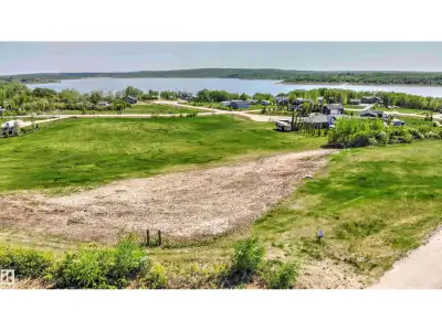 FULL FILL YOURSELF AT EXTRAVAGANT LAC SANTE! - Sante Estates is a pristine subdivision with beach ac...