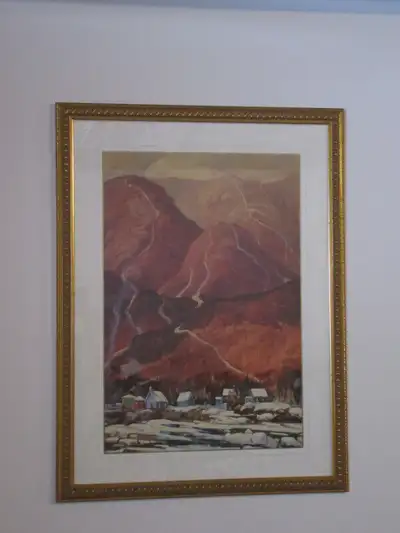Village en montagne, 34 X 25 1/2 pouces, superbe cadre, objet décoratif. Voir mes autres annonces, i...