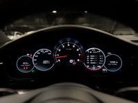 . Engine: V6 Cylinder Engine L/100Km City: 13.1 L/100Km Hwy: 9.8 (image 4)