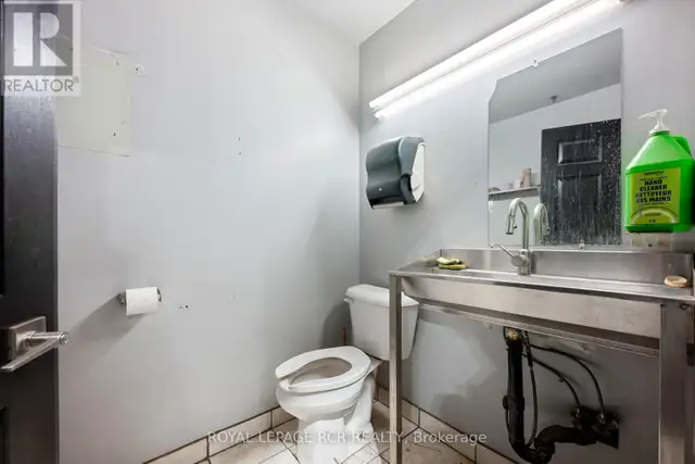 2B - 10 CENTENNIAL ROAD Orangeville, Ontario in Commercial & Office Space for Rent in Oakville / Halton Region - Image 22