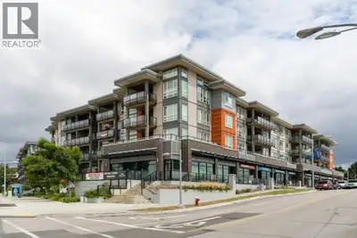 This spacious, 651sf, 1 bedrooms + flex room, condo has 9' ceilings, in-floor radiant heating, wide...