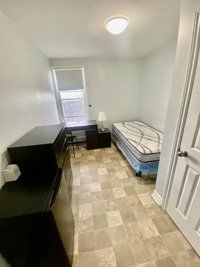 * Response will go to your email registered with Kijiji * * Advertisement room photo may not be of e...